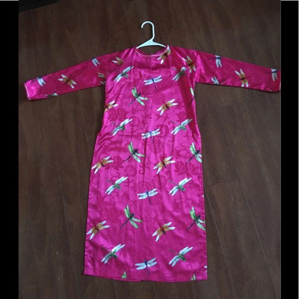 Vietnamese traditional dress